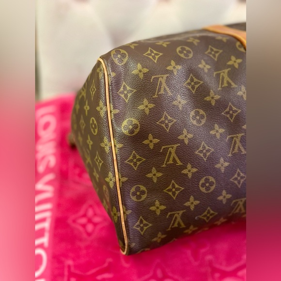 Louis Vuitton Monogram Keepall 50 - Picture 7 of 15